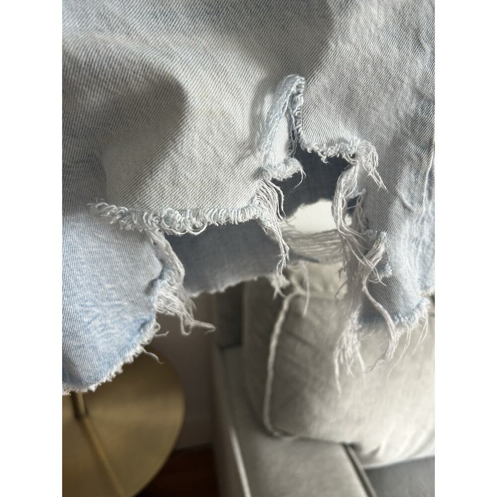American Eagle Baggy Mom Denim Short 12 Ripped Light Wash - Picture 6 of 16